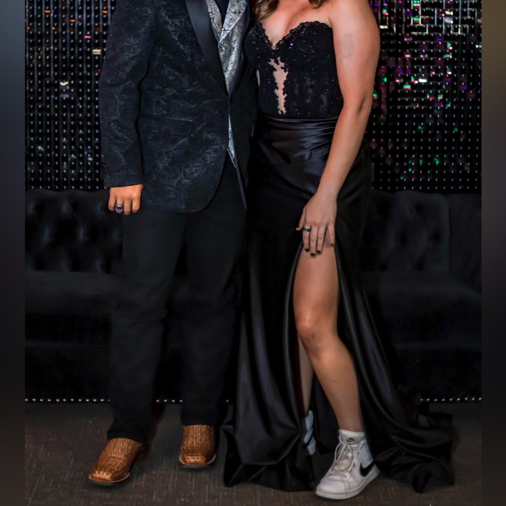 Sherri Hill Spring 2024 prom dress size